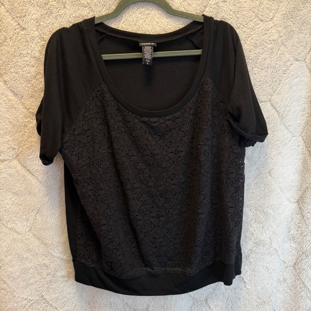 Torrid Black Floral Lace Front Raglan Top Short Sleeve Whimsigoth alt Size 0 L